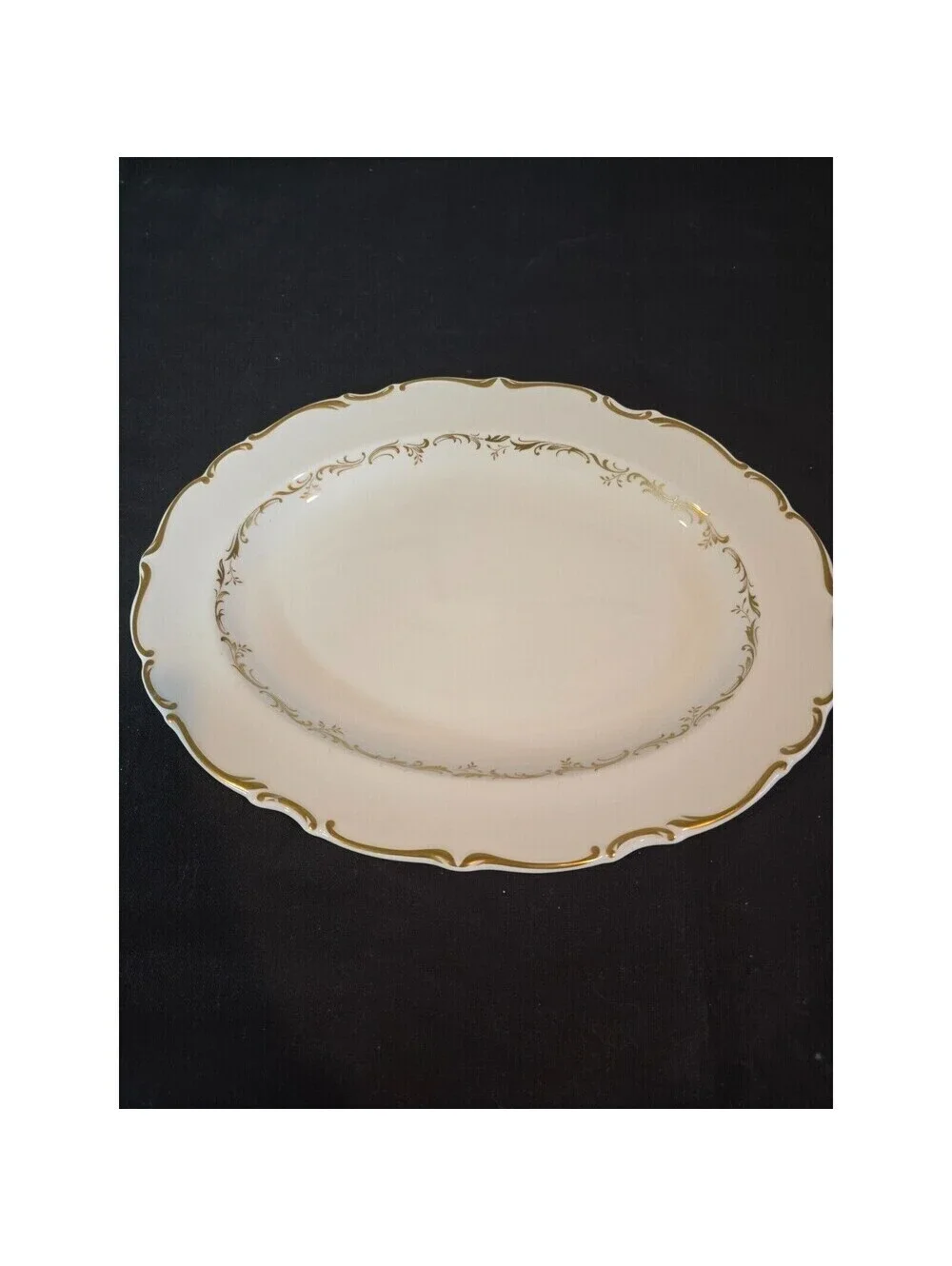 Royal Doulton Richelieu White/Gold 13-5/8